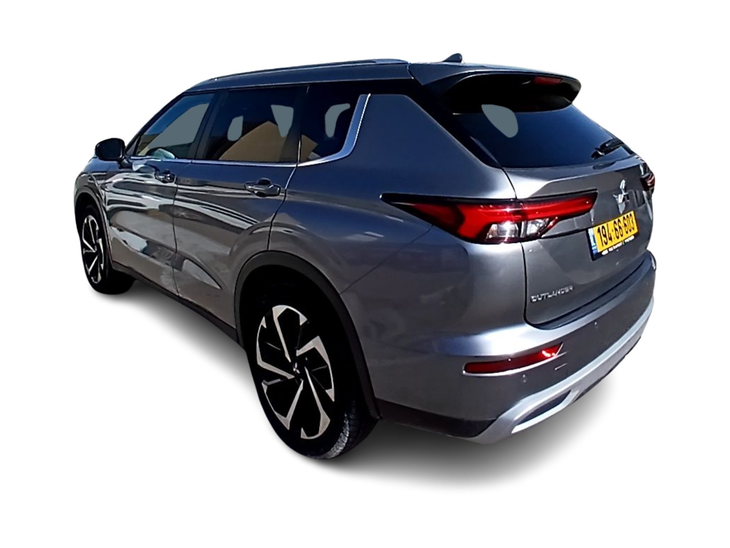 מיצובישי אאוטלנדר 2023