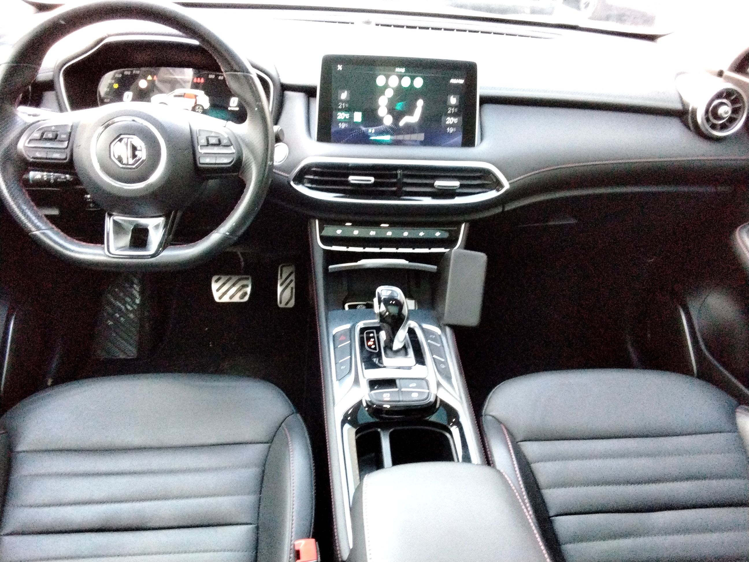 אם ג'י סאיק EHS PHEV 2022