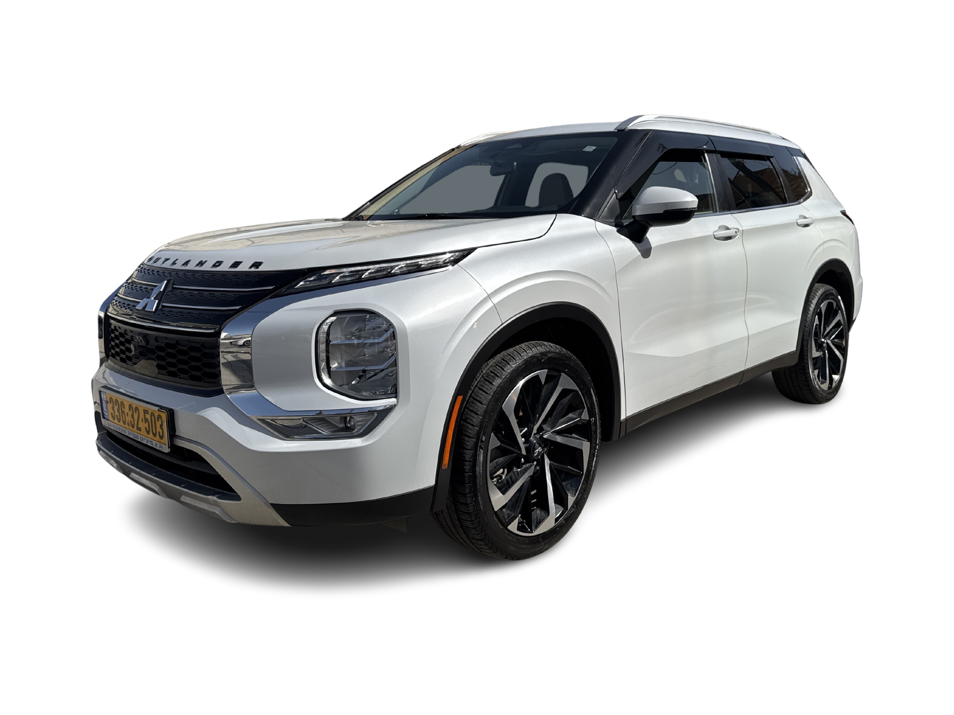 מיצובישי אאוטלנדר 2023