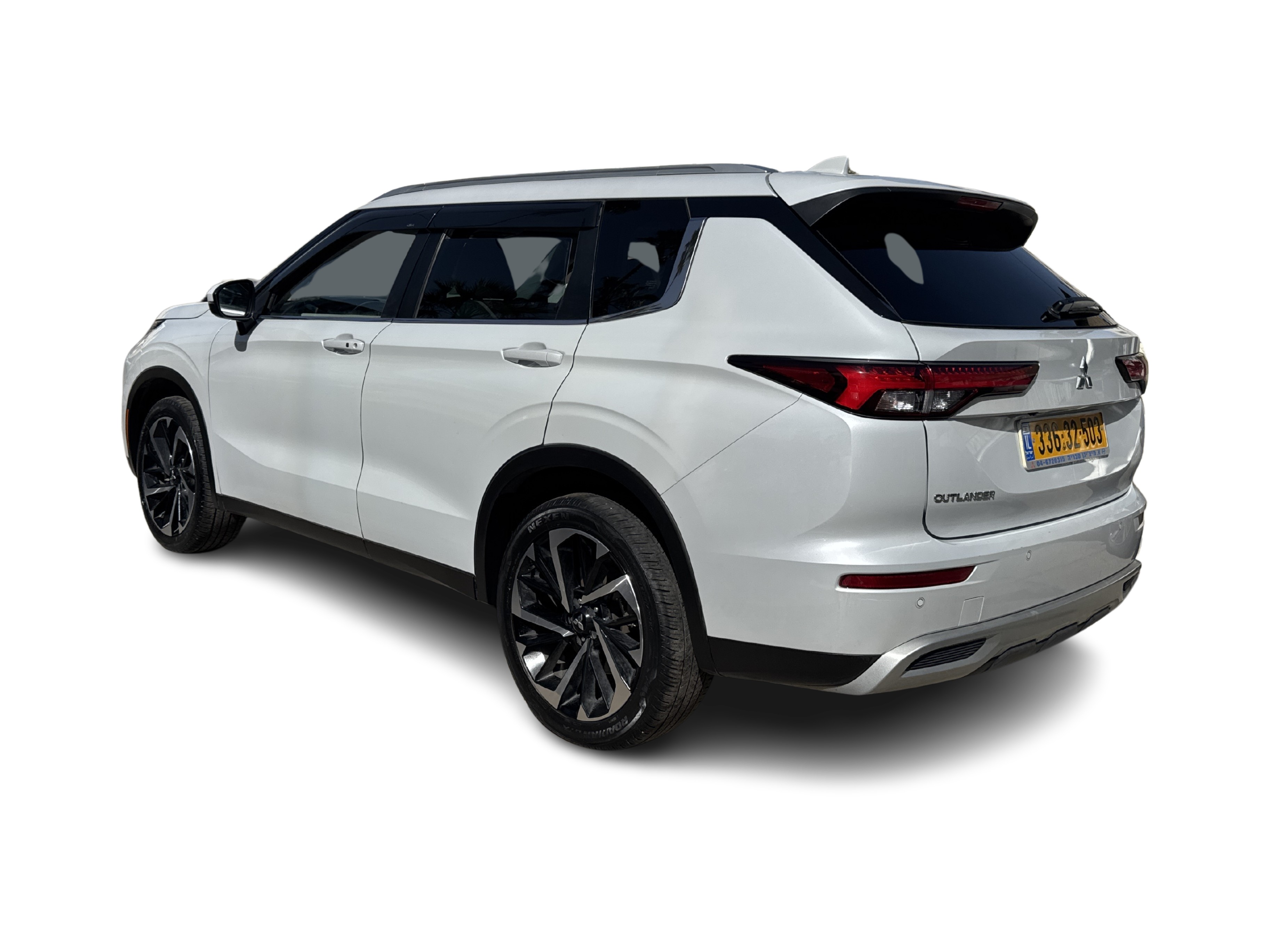 מיצובישי אאוטלנדר 2023