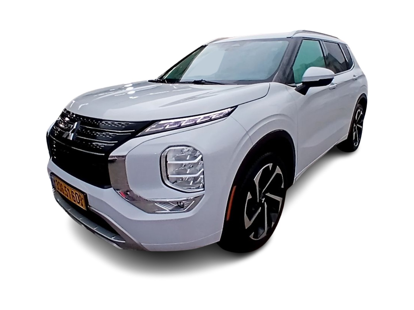 מיצובישי אאוטלנדר 2023