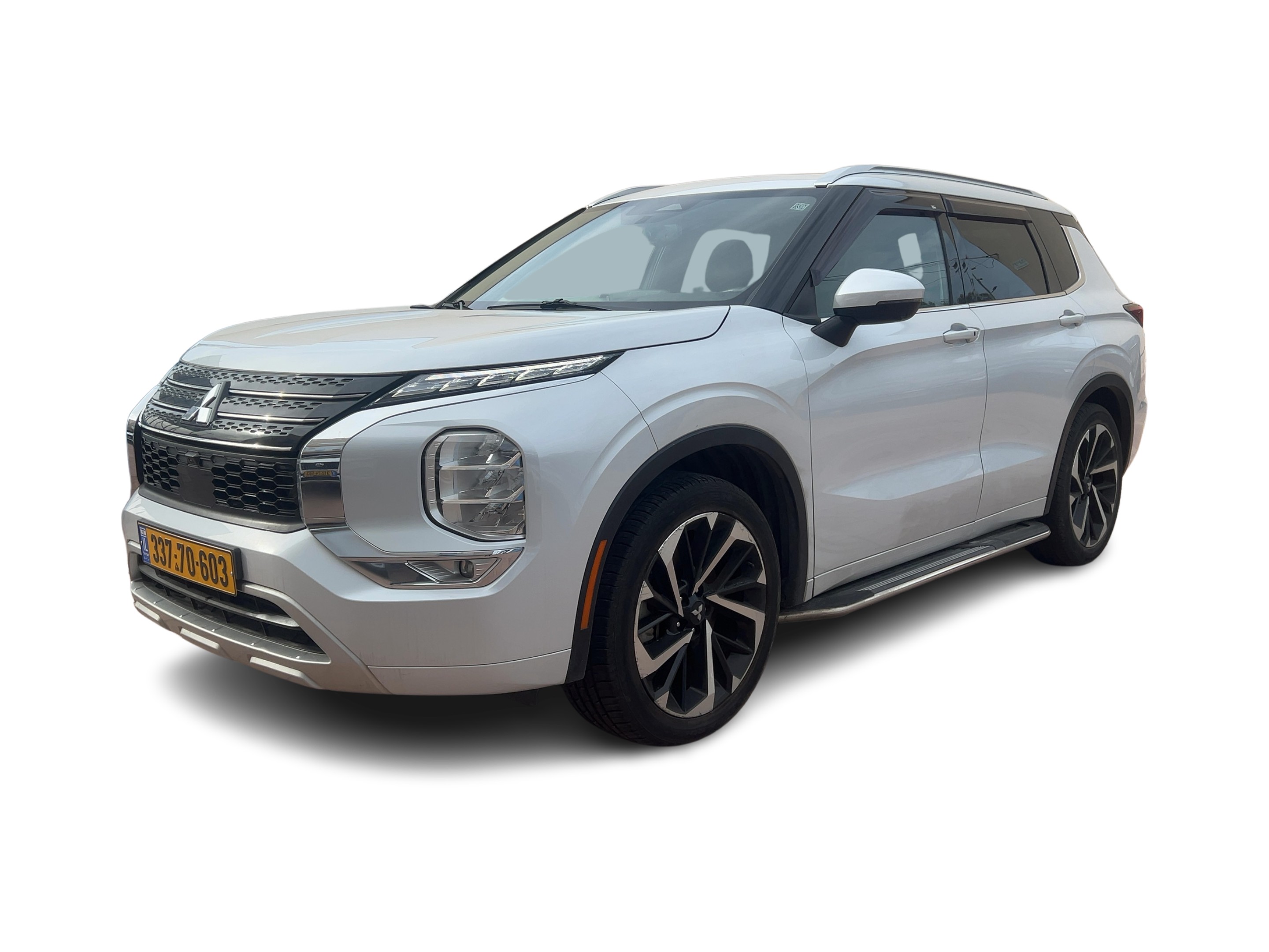 מיצובישי אאוטלנדר 2023