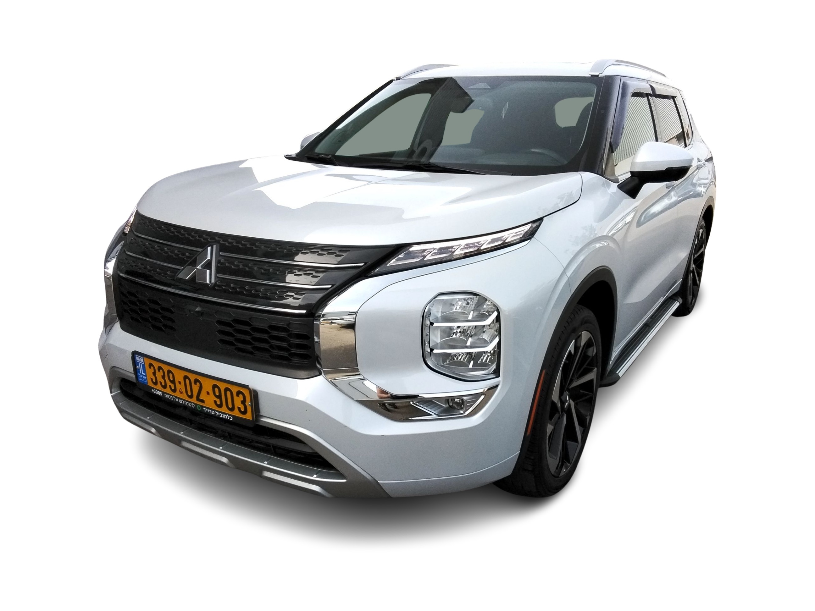 מיצובישי אאוטלנדר 2023