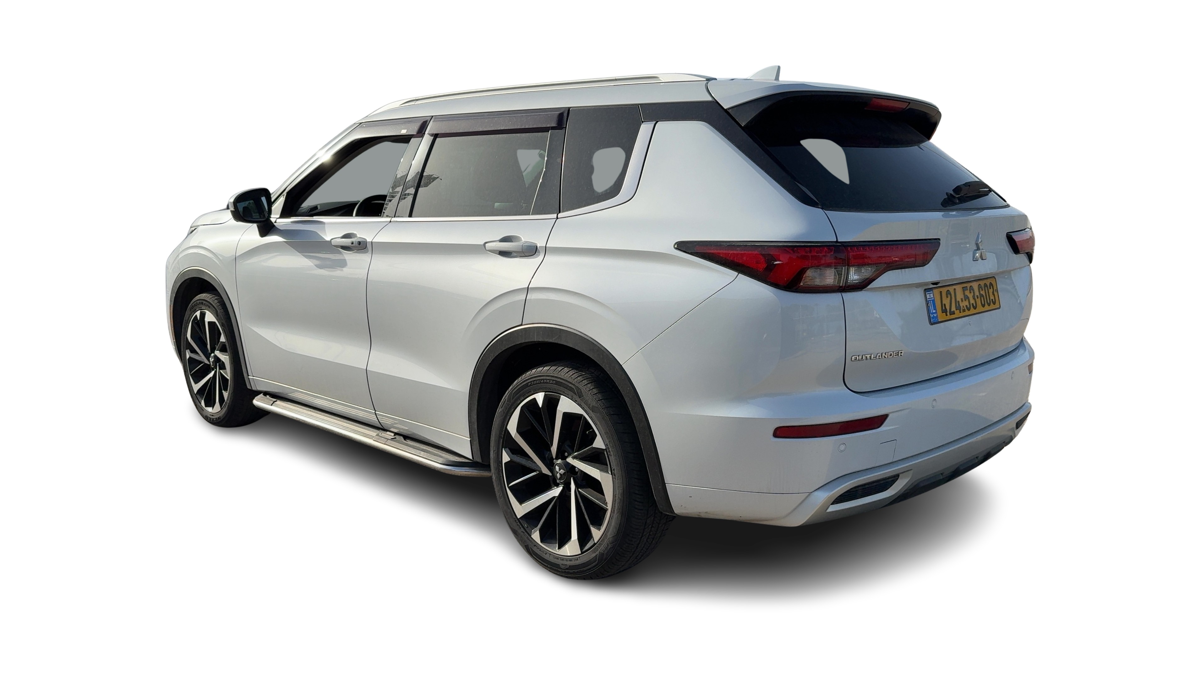 מיצובישי אאוטלנדר 2023