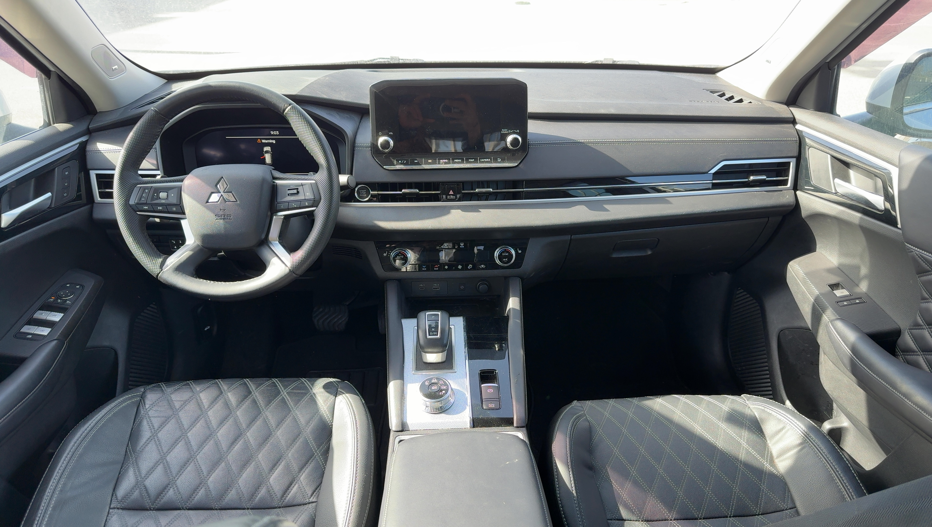 מיצובישי אאוטלנדר 2023