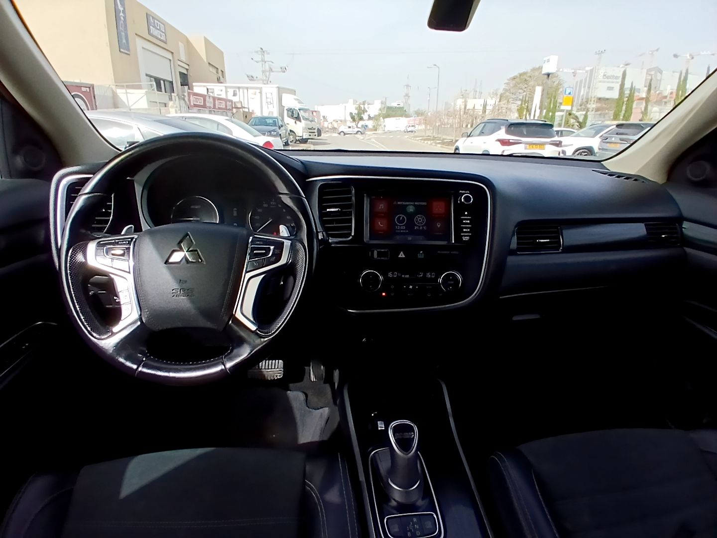 מיצובישי אאוטלנדר 2017