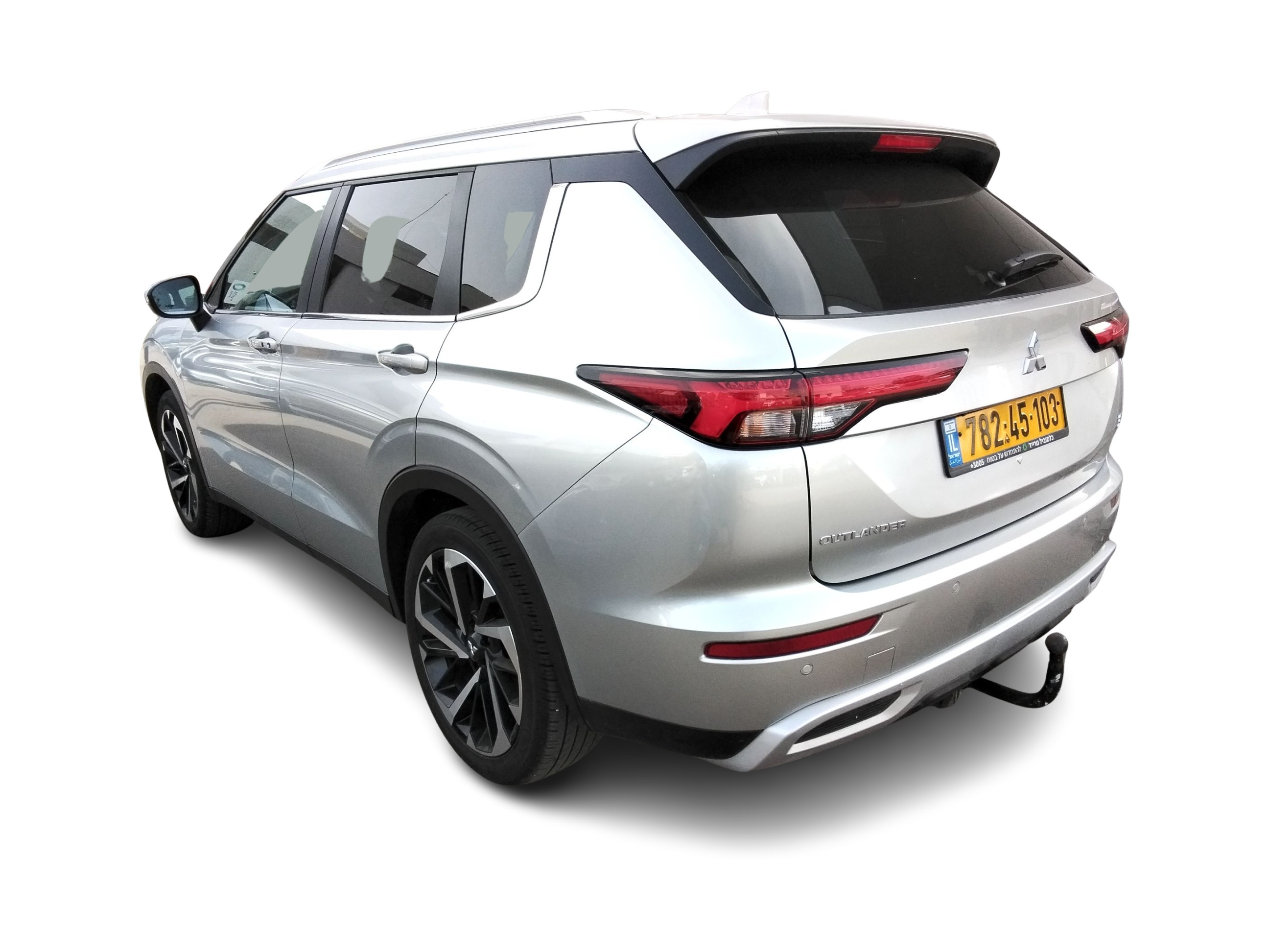 מיצובישי אאוטלנדר 2024